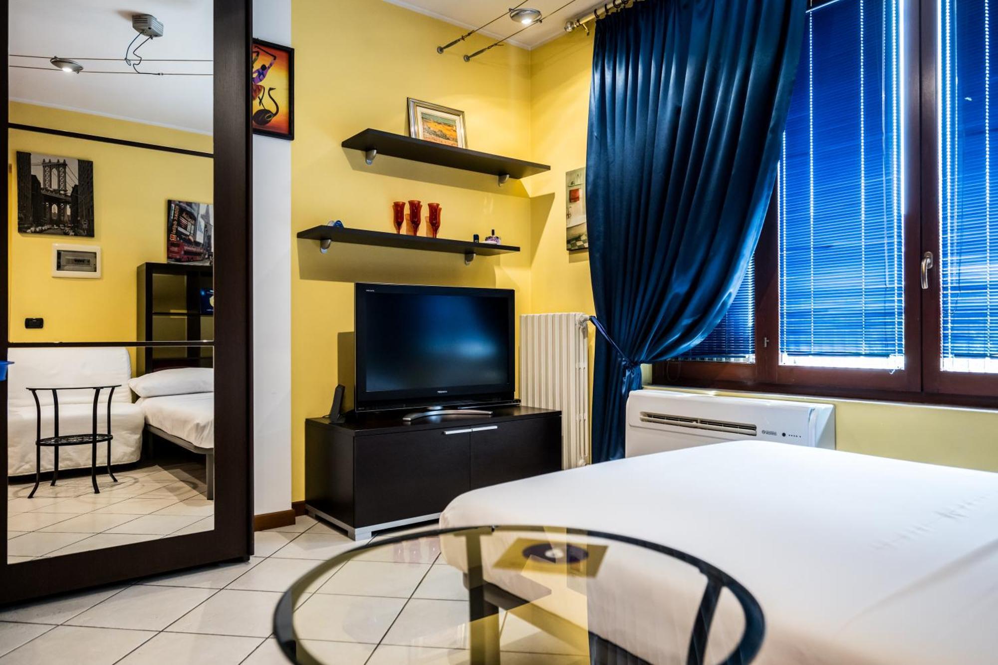Cozy Suite Rogoredo Apartment Next To The Metro And Train Station Милан Экстерьер фото